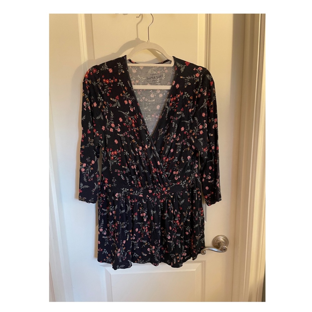 Torrid wrap-style babydoll floral top, size 0